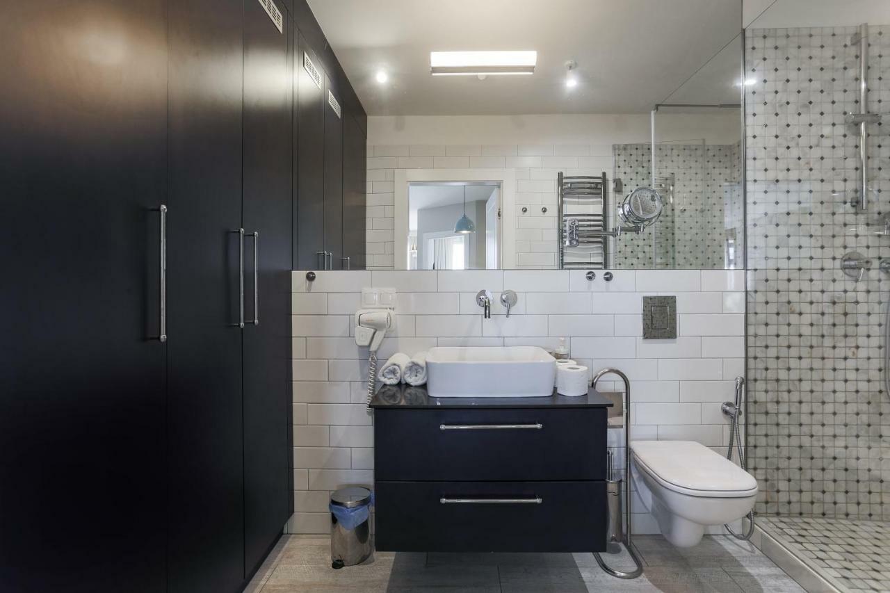 Unique Motlawa Riverbank Apartment